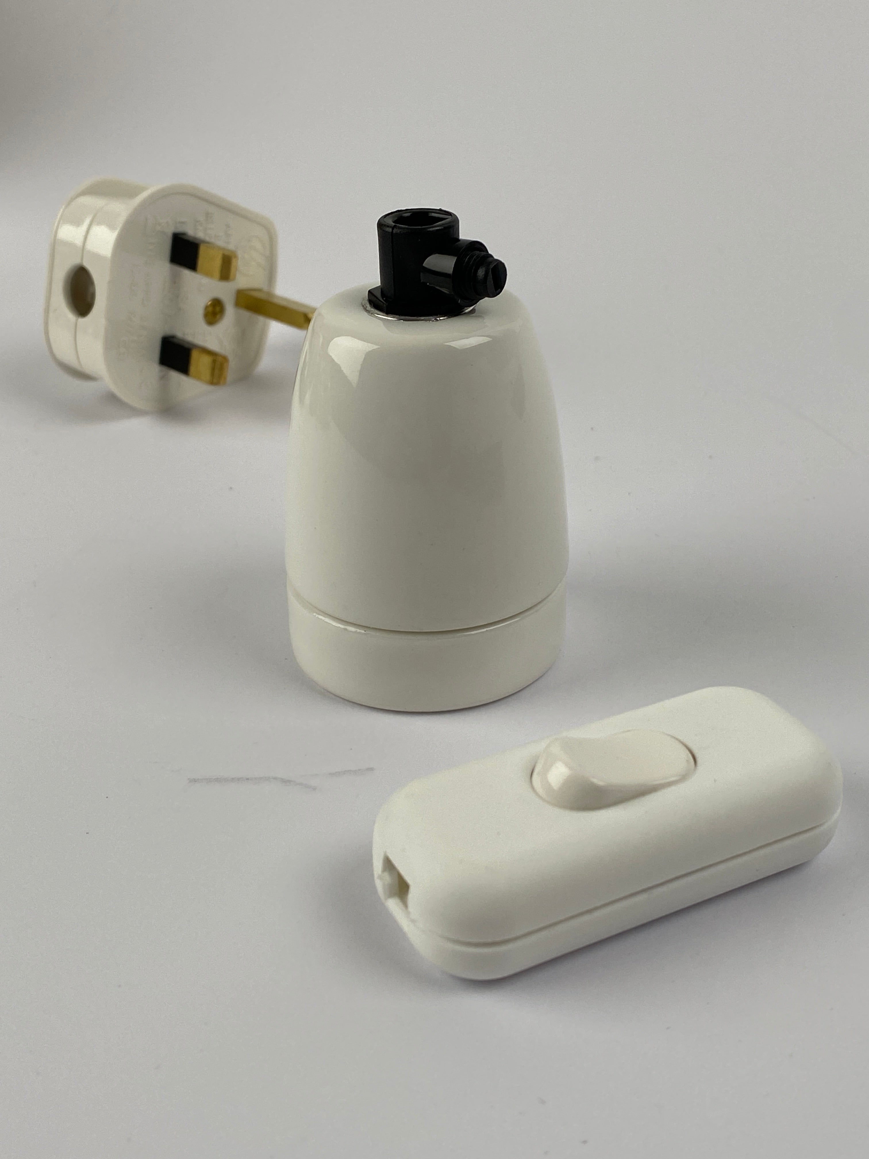 Gift Box: White Ceramic Plug-In Light Kit