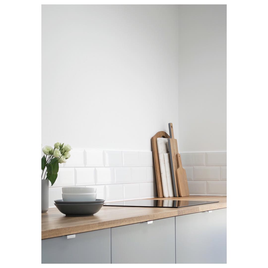 Tracy's minimal kitchen