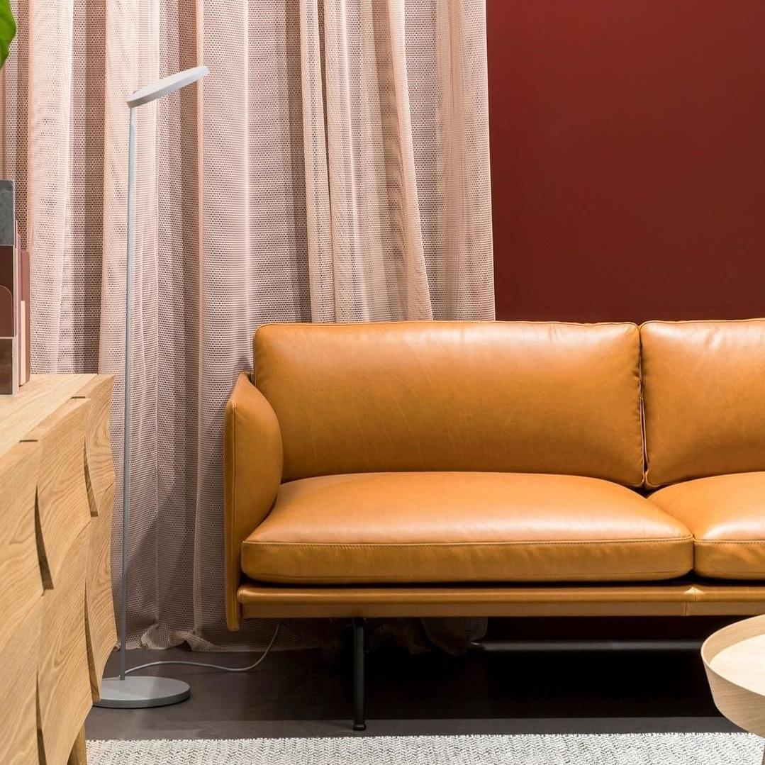 Muuto outline sofa in cognac leather